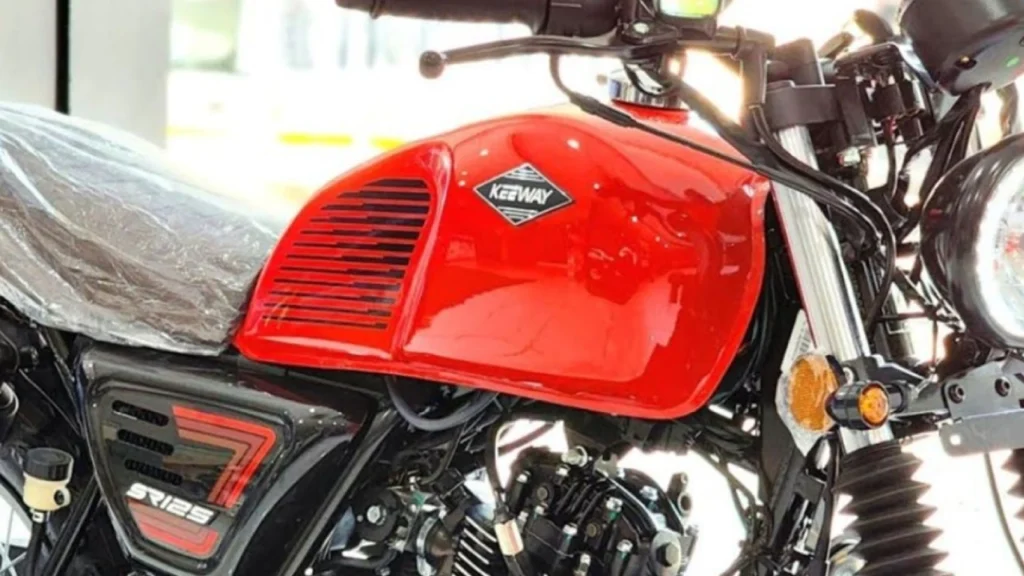 Keeway SR125 पर नज़र! शानदर रेट्रो और मॉडर्न फीचर्स ✅ 3 Keeway SR125